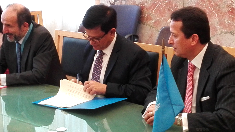 Firma Del Acuerdo Entre Unitar Y El Ayuntamiento De M Laga Para Crear