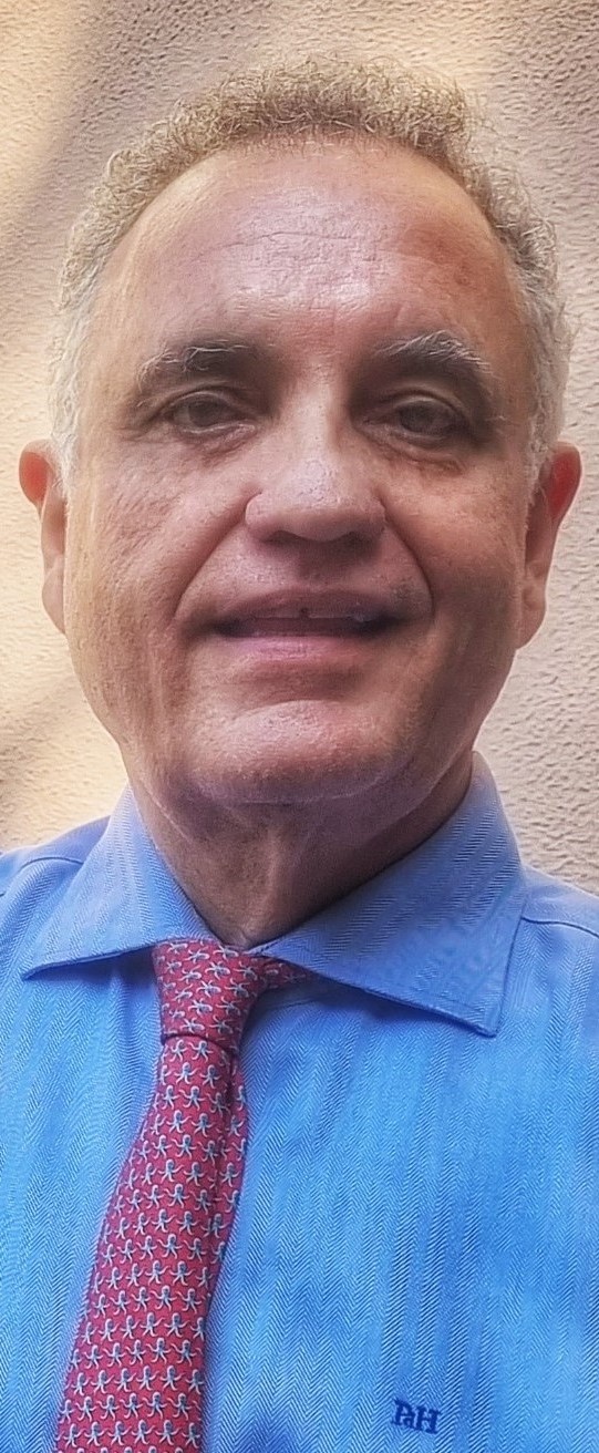 FOTOGRAFIA DE ION DE LA RIVA.jpg