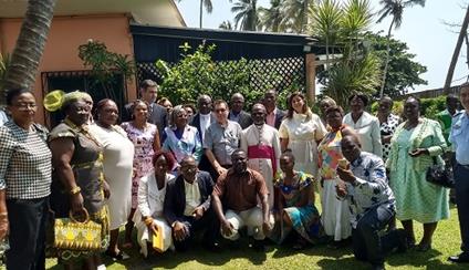 Ceremonia de entrega de la Cruz de Oficial de la Orden del Mérito Civil