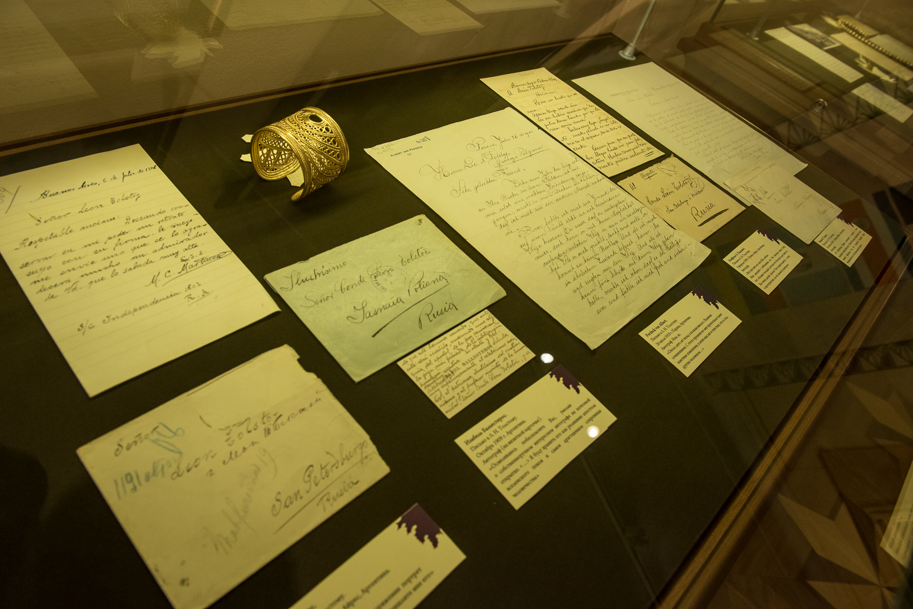 20160427 - 3 Expo Tolstoi fin Año Dual.jpg