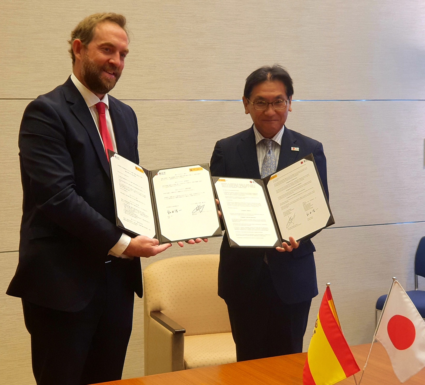 Visita del secretario de Estado de Turismo (2).jpg