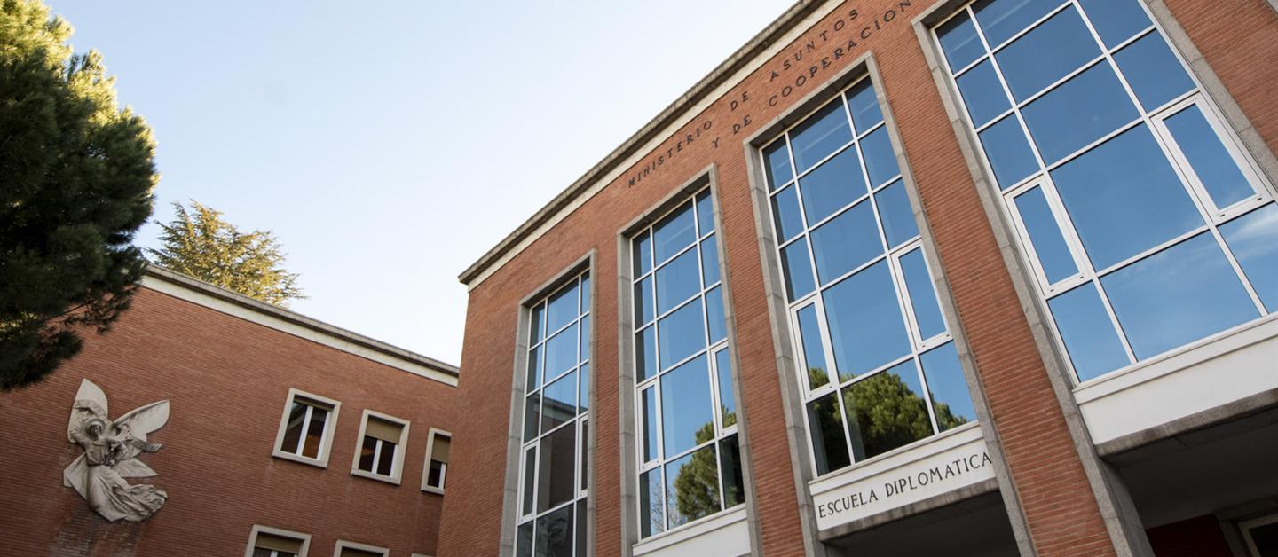 Escuela diplomatica