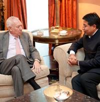 El ministro junto a su homólogo boliviano.Foto Maec