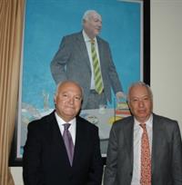12/03/2012. El ministro García-Margallo, junto Miguel Ángel Moratinos, en la presentación de su retrato. Foto Maec