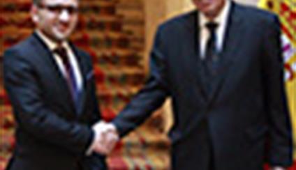 El ministro se entrevista con su homólogo de la ARYM