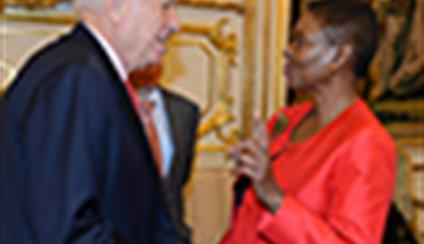 El ministro recibe a la secretaria general adjunta para Asuntos Humanitarios