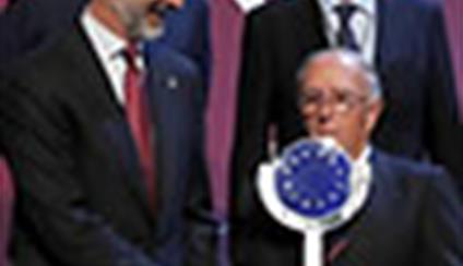 Su Majestad el Rey preside la entrega del Premio Europeo Carlos V a Marcelino Oreja Aguirre