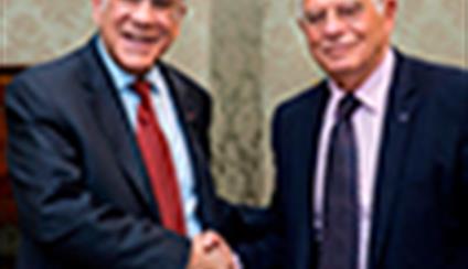 Josep Borrell recibe al secretario general de la OCDE