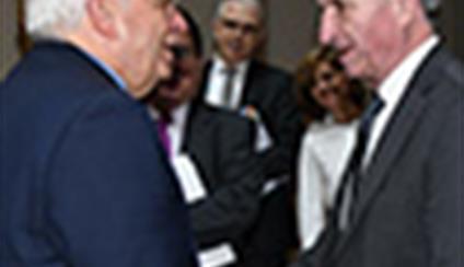 Josep Borrell recibe al comisario de Programación Financiera y Presupuestos