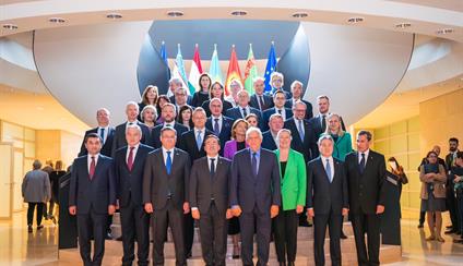 Minister Albares proposes holding an International Peace Conference 