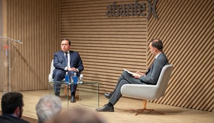 Minister Albares presents the new issue of “Política Exterior”