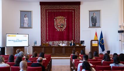 The Ministry of Foreign Affairs promotes training in feminist foreign policy